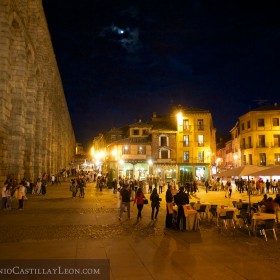 Acueducto de noche