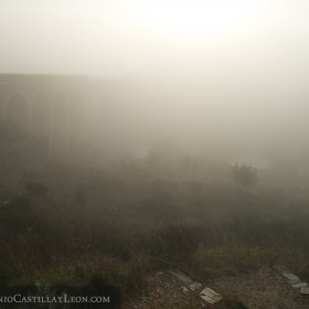 La niebla entra en el valle